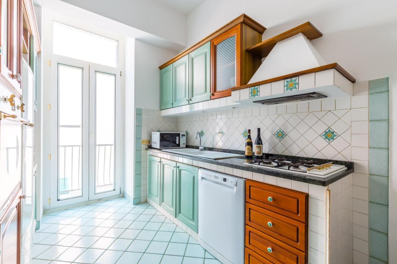 Appartamento Grand Classic At San Martino By Napoliapartments