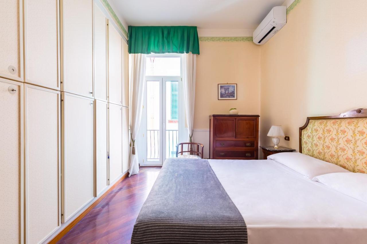 Appartamento Grand Classic At San Martino By Napoliapartments *