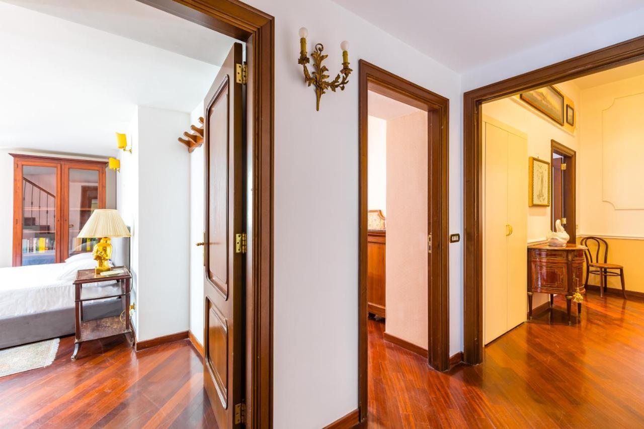 Appartamento Grand Classic At San Martino By Napoliapartments