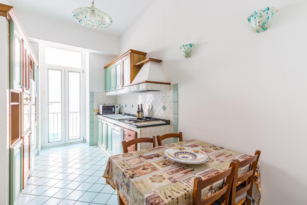 Appartamento Grand Classic At San Martino By Napoliapartments *