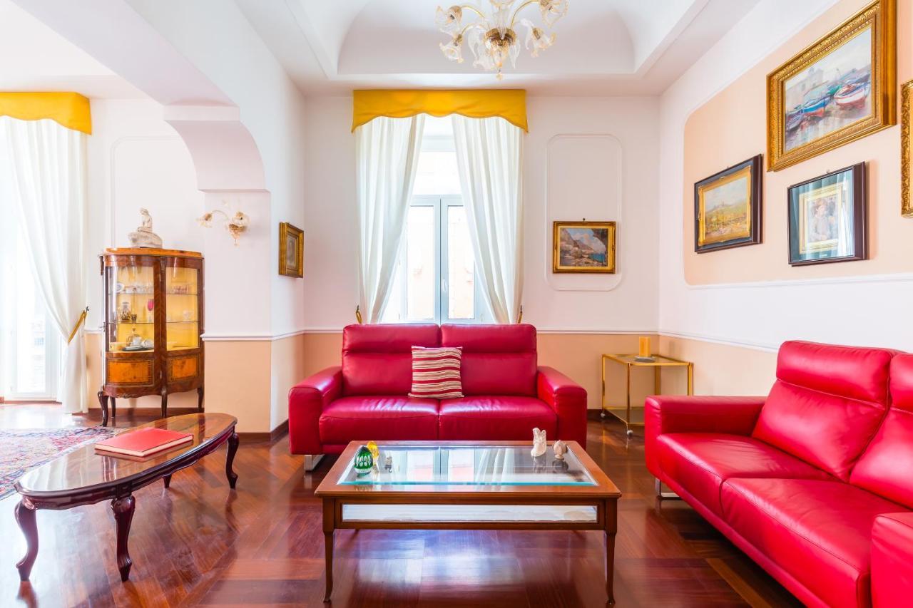 Appartamento Grand Classic At San Martino By Napoliapartments *